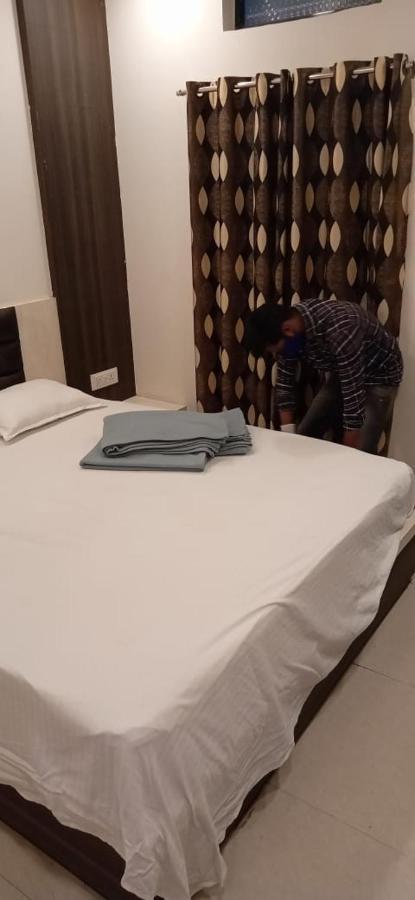 Super Hotel O Shri Shiva Palace Rāipur エクステリア 写真