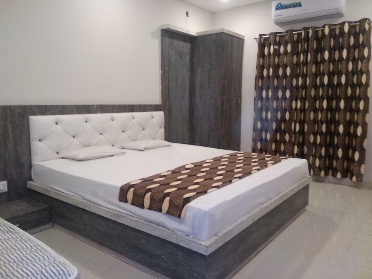 Super Hotel O Shri Shiva Palace Rāipur エクステリア 写真