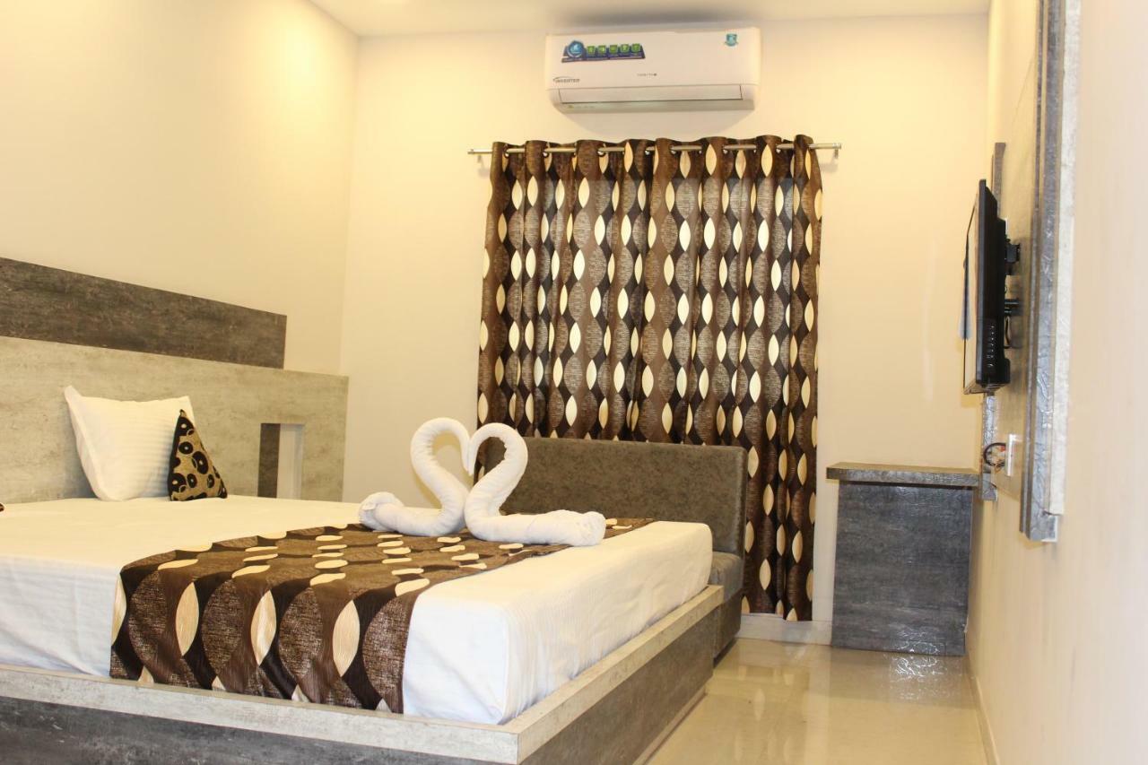 Super Hotel O Shri Shiva Palace Rāipur エクステリア 写真