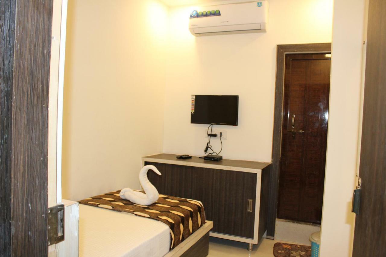 Super Hotel O Shri Shiva Palace Rāipur エクステリア 写真