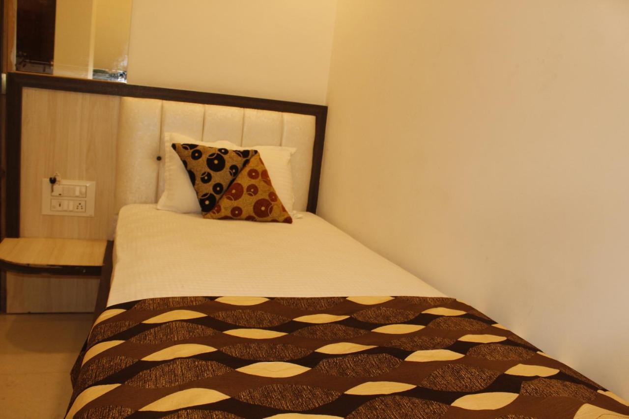 Super Hotel O Shri Shiva Palace Rāipur エクステリア 写真